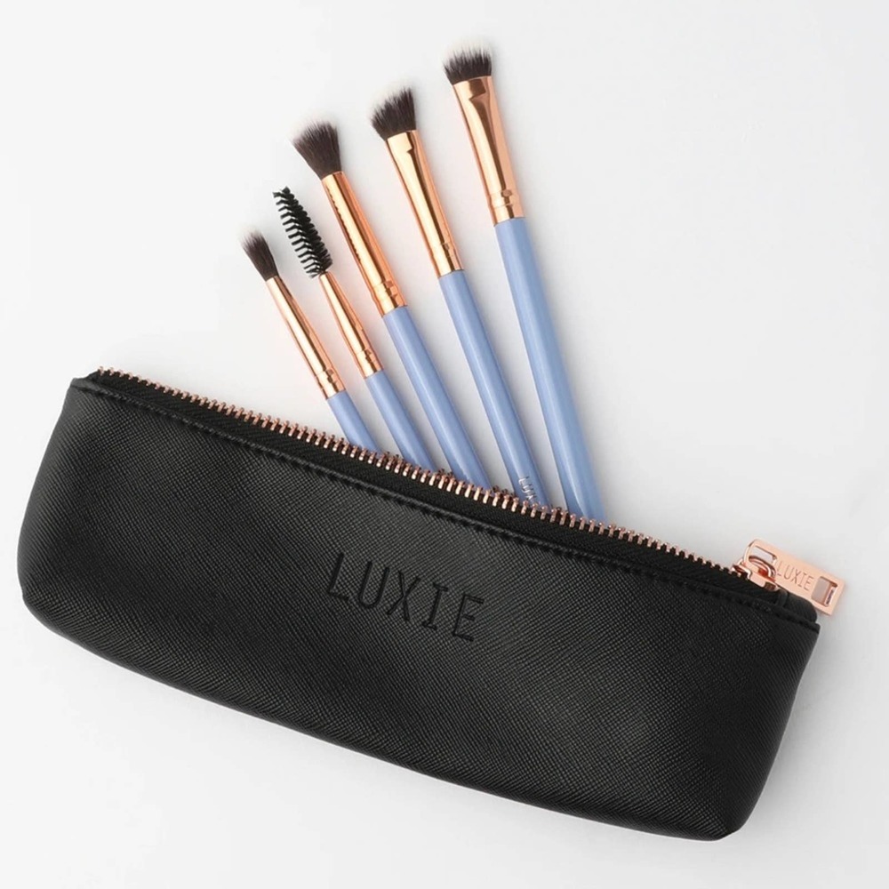 Luxie wonderlust set + bag